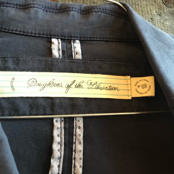 Navy cotton blazer.  Size 8 - Picture 2 of 5